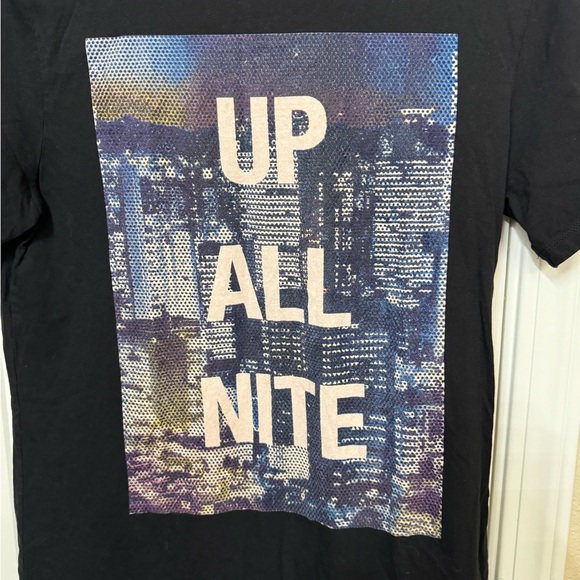 High End Guess Retro Up All Night Cityscape Black Men’s M T-Shirt MINTY - Picture 3 of 5